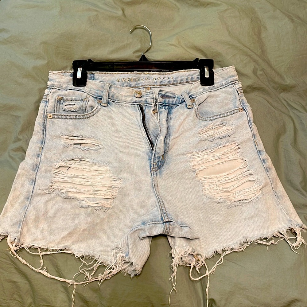 American Eagle mom short